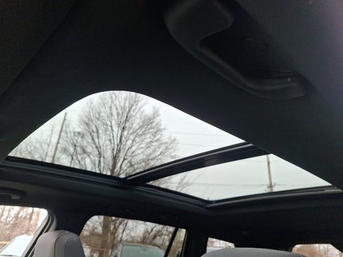 Certified 2022 Cadillac XT6 Premium Luxury w/ Technology Package image 14