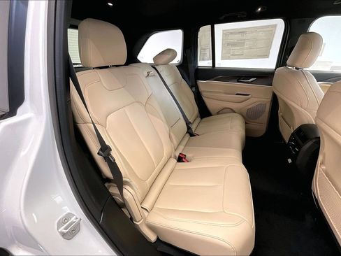 New 2025 Jeep Grand Cherokee Limited AWD/4WD image 10