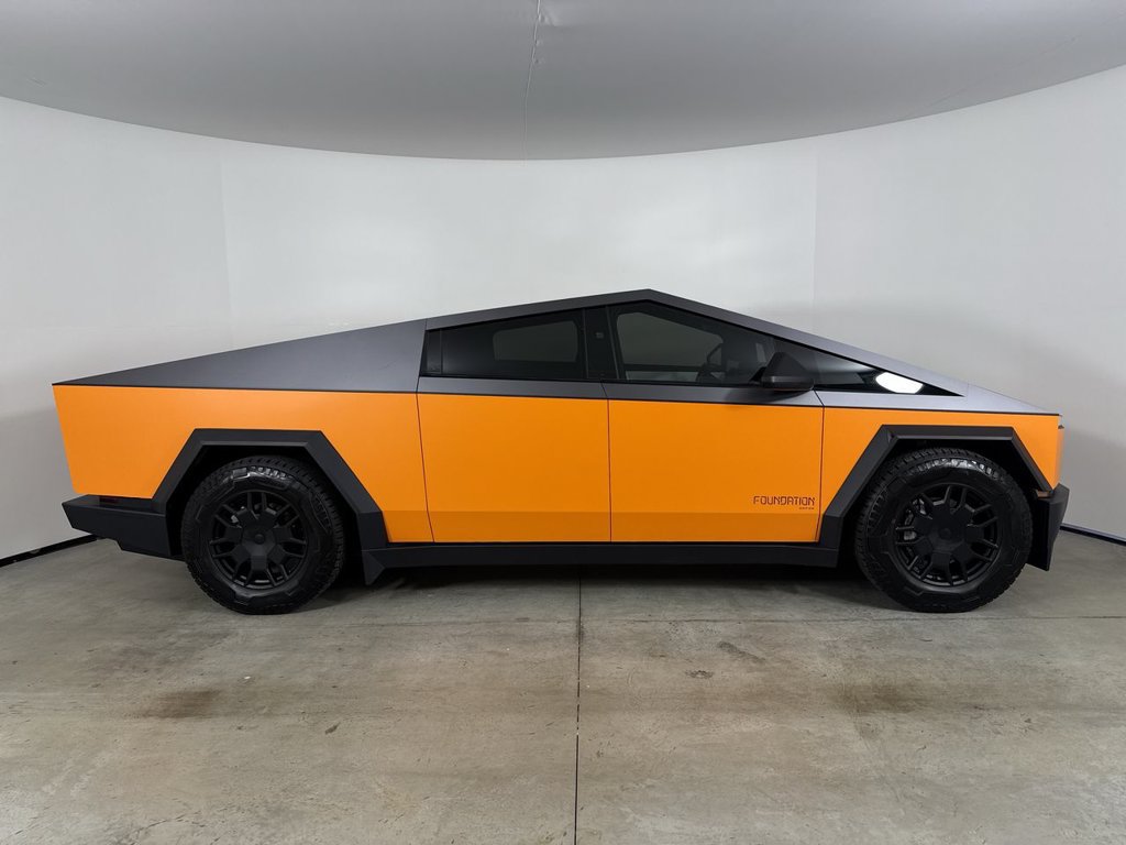 Used 2024 Tesla Cybertruck AWD Crew Cab image 8