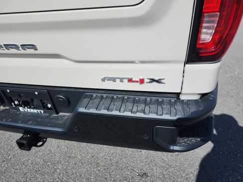 New 2026 GMC Sierra 1500 AT4X image 4
