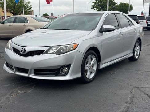 Used 2012 Toyota Camry SE FWD image 9