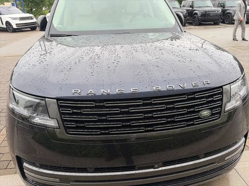 Used 2024 Land Rover Range Rover Long Wheelbase SE AWD/4WD image 2