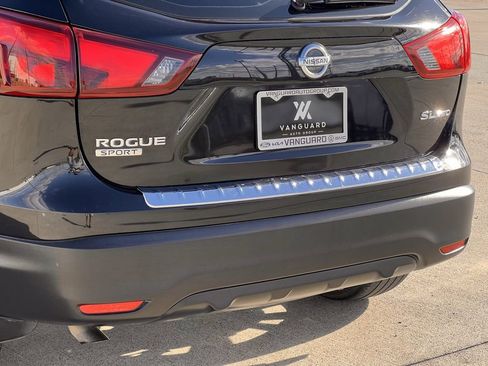 Used 2017 Nissan Rogue Sport SL w/ SL Premium Package image 8