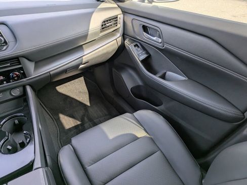 Certified 2025 Nissan Rogue SV w/ SV Premium Package image 33