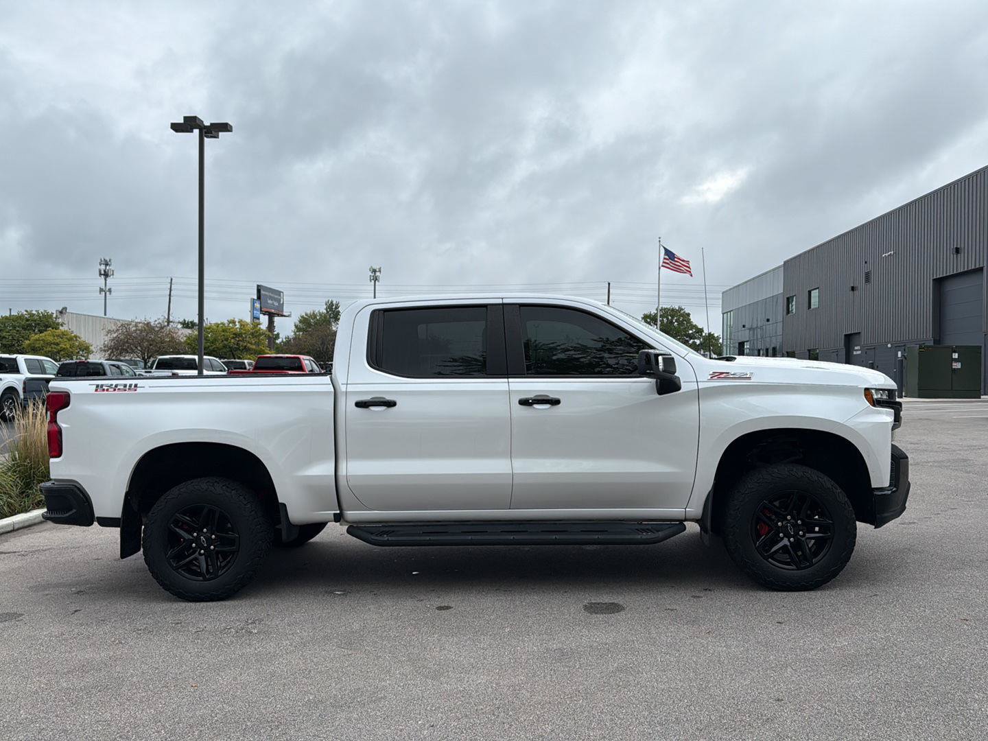 Used 2020 Chevrolet Silverado 1500 LT Trail Boss AWD/4WD image 2