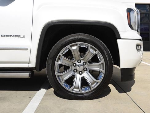 Used 2018 GMC Sierra 1500 Denali w/ Denali Ultimate Package image 12