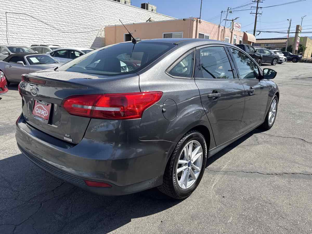 Used 2018 Ford Focus SE FWD image 7