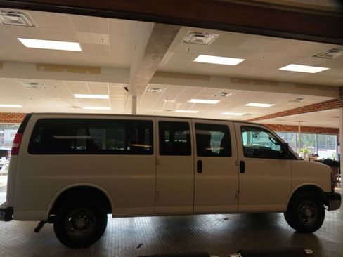 Used 2018 Chevrolet Express 3500 LT w/ LT Preferred Equipment Group RWD image 55