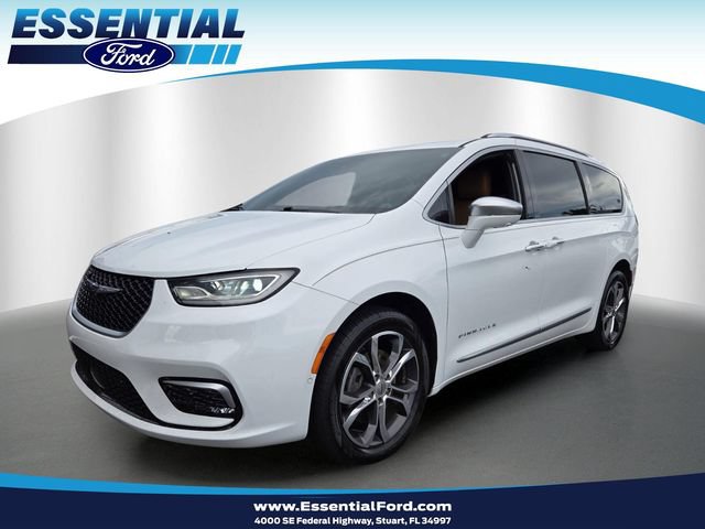 Used 2022 Chrysler Pacifica Pinnacle AWD/4WD image 1