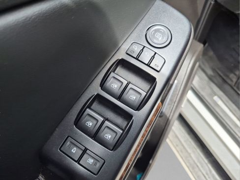Used 2016 Chevrolet Tahoe LTZ RWD image 16