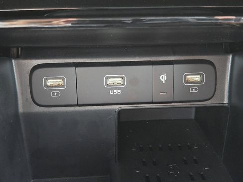 Certified 2023 Kia Sorento SX image 22