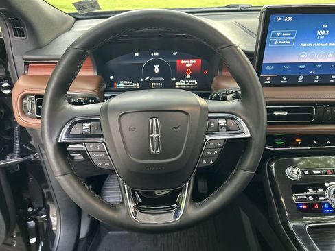 Used 2023 Lincoln Nautilus Reserve AWD/4WD image 18