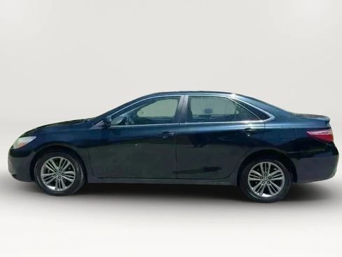 Used 2016 Toyota Camry SE image 8