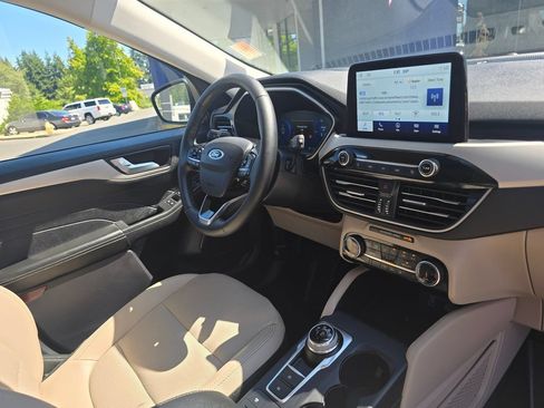 Used 2022 Ford Escape SEL w/ Technology Package FWD image 10