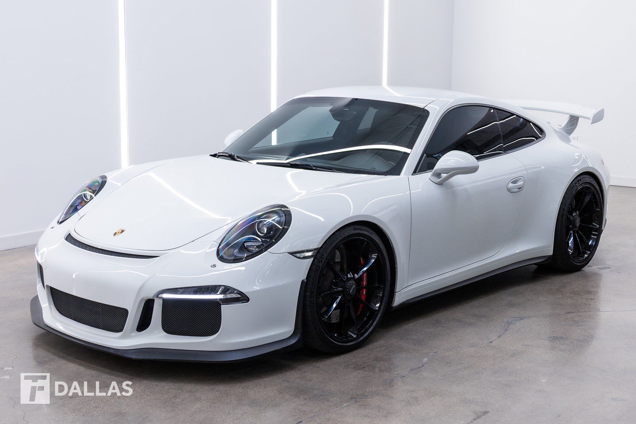 Used 2015 Porsche 911 GT3 RWD image 2