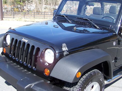 Used 2013 Jeep Wrangler Sport image 18