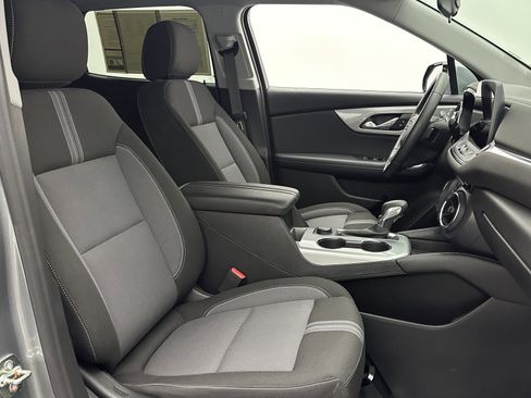 Used 2025 Chevrolet Blazer LT image 33