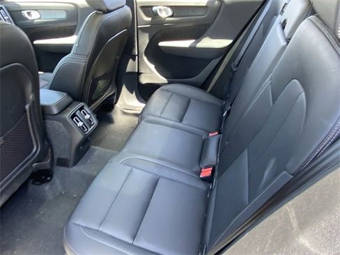 New 2025 Volvo XC40 B5 Core w/ Protection Package Premier image 17