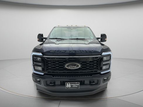 Used 2025 Ford F350 Lariat w/ Black Appearance Package AWD/4WD image 2