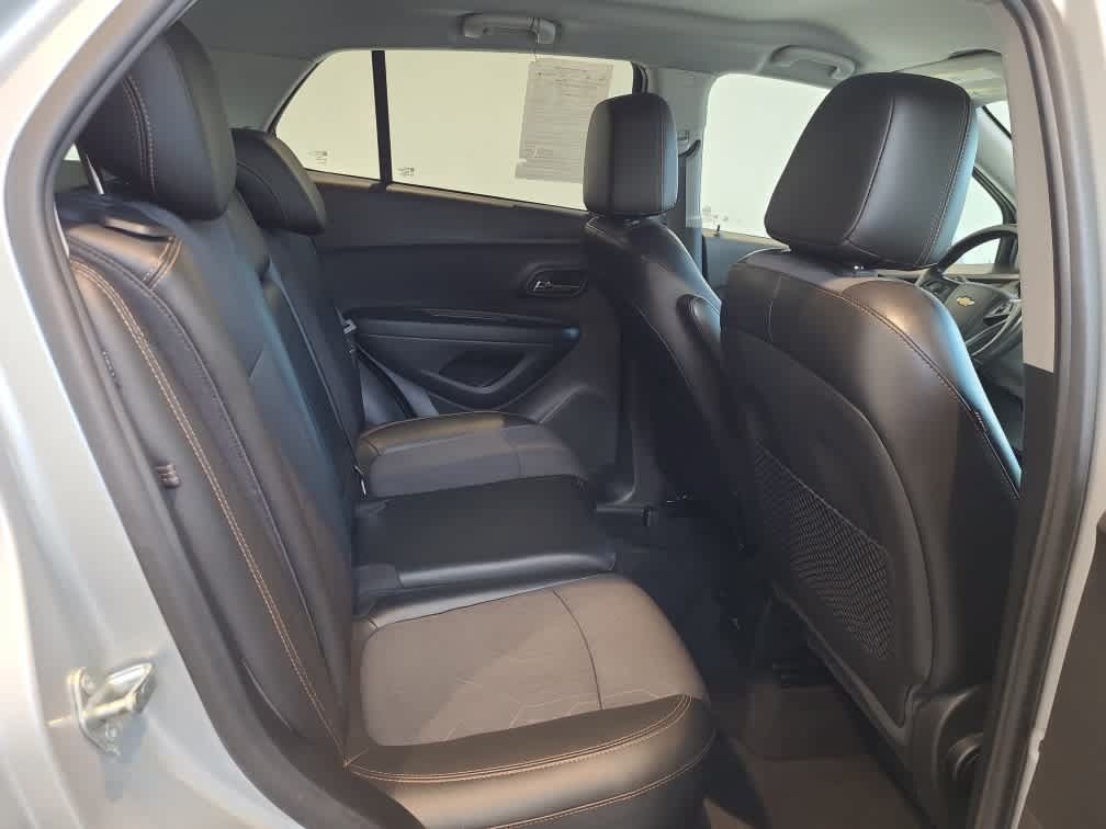 Used 2020 Chevrolet Trax LT w/ Driver Confidence Package FWD image 18