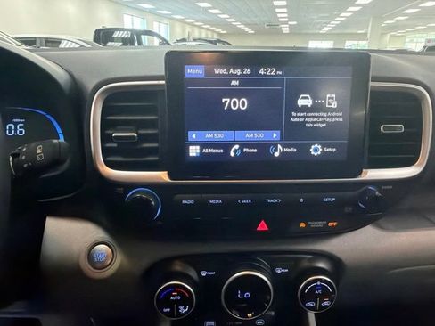 Used 2025 Hyundai Venue SEL FWD image 18