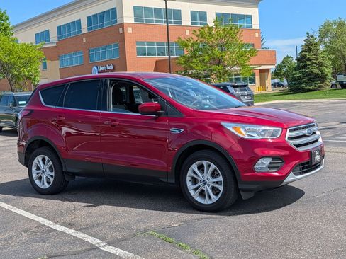 Used 2017 Ford Escape SE w/ SE Cold Weather Package AWD/4WD image 7