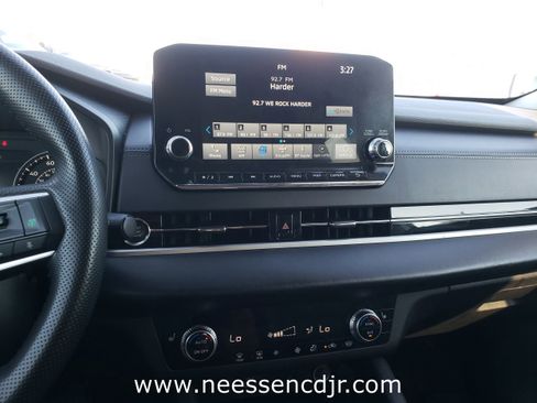 Used 2024 Mitsubishi Outlander SE Black Edition image 9