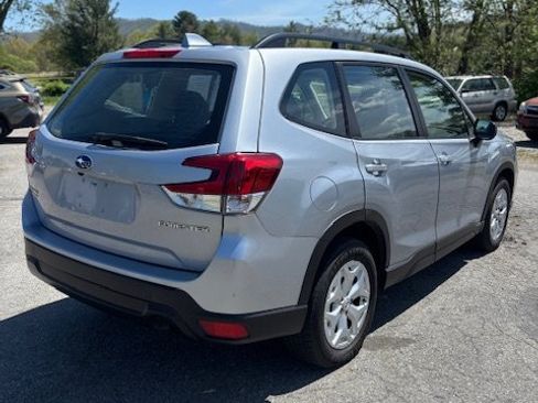 Used 2021 Subaru Forester 2.5i image 7