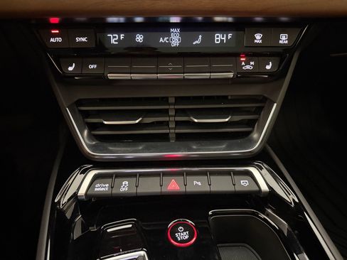 Used 2022 Audi e-tron GT Premium Plus image 25