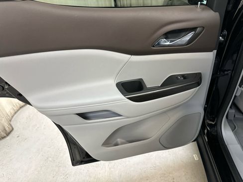 Used 2023 GMC Acadia SLT w/ Preferred Package AWD/4WD image 30
