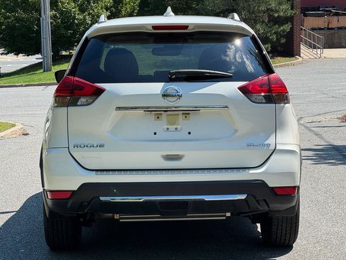 Used 2017 Nissan Rogue SL w/ SL Premium Package AWD/4WD image 5