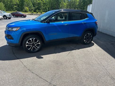 Used 2022 Jeep Compass Limited AWD/4WD image 2