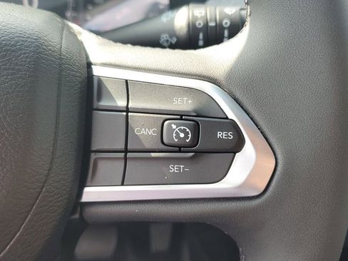 Used 2023 Jeep Compass Latitude w/ Convenience Group AWD/4WD image 31