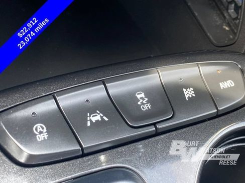 Used 2025 Chevrolet TrailBlazer LT w/ LT Cold Weather Package AWD/4WD image 30