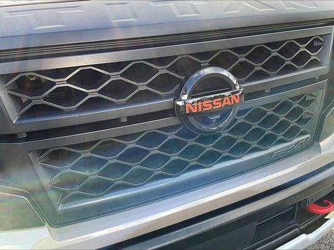 Used 2021 Nissan Titan PRO-4X w/ Pro-4x Convenience Package image 32
