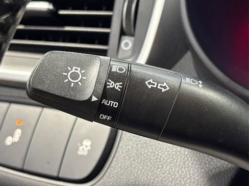 Used 2019 Kia Sorento LX w/ LX Convenience Package image 24