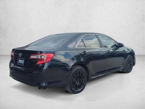 Used 2012 Toyota Camry LE FWD image 5
