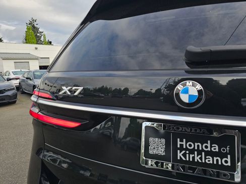 Used 2025 BMW X7 xDrive40i AWD/4WD image 14