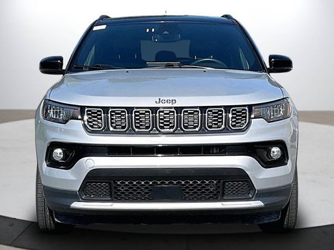 Used 2025 Jeep Compass Limited AWD/4WD image 3