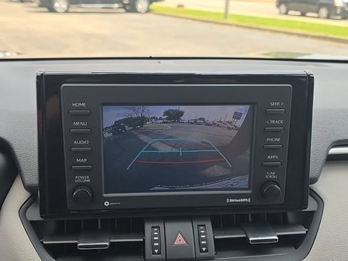 Certified 2022 Toyota RAV4 XLE Premium AWD/4WD image 19