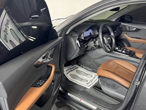 Used 2019 Audi Q8 Premium Plus w/ Premium Plus AWD/4WD image 11