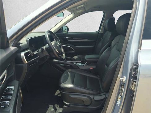 Used 2023 Kia Telluride LX FWD image 16