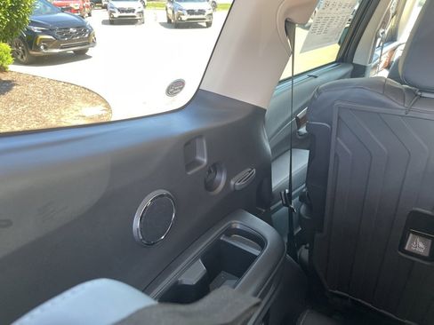 Used 2025 Subaru Ascent Touring image 12