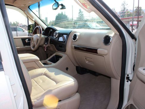 Used 2005 Ford Expedition Limited RWD image 16