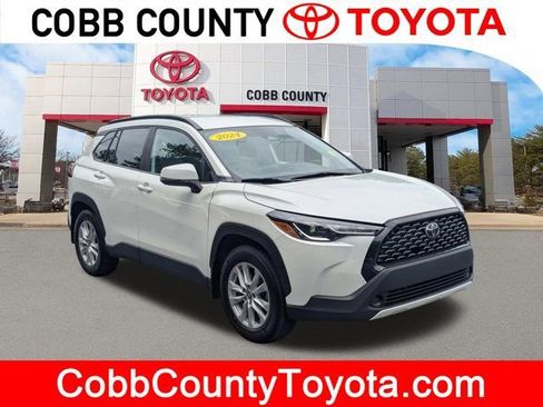 Used 2024 Toyota Corolla Cross LE FWD image 1