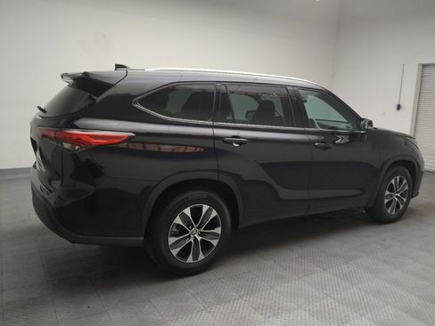 Used 2021 Toyota Highlander XLE FWD image 10