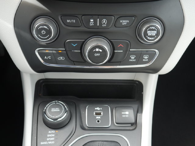Used 2021 Jeep Cherokee Latitude Lux AWD/4WD image 21