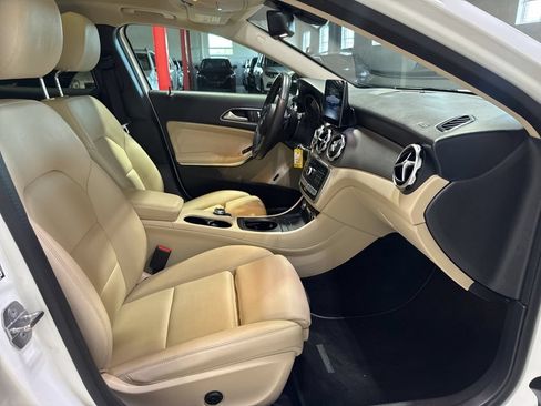 Used 2020 Mercedes-Benz GLA 250 4MATIC image 40
