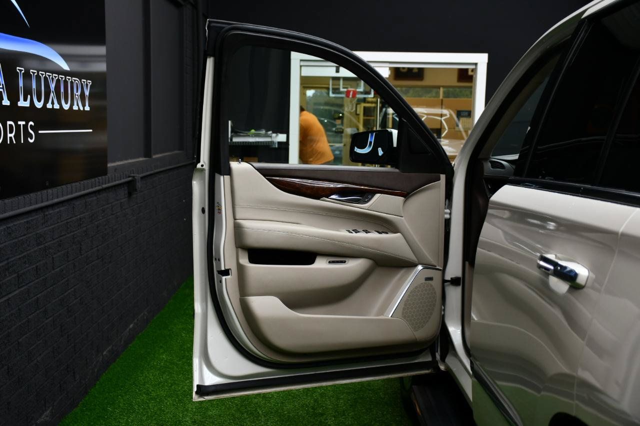 Used 2015 Cadillac Escalade Premium AWD/4WD image 14