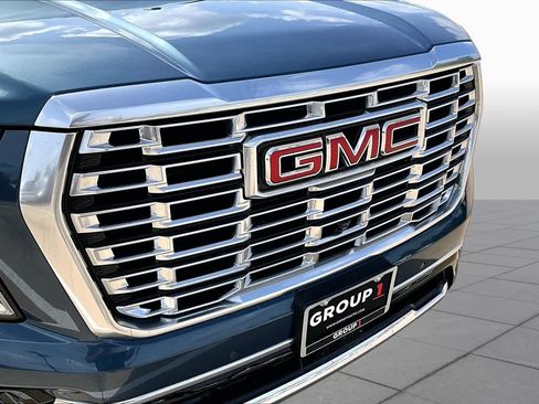 Used 2025 GMC Yukon XL Denali w/ Sun & Power Step Package AWD/4WD image 30
